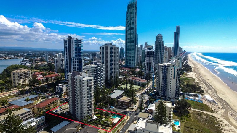 Photo - 501/10 Vista Street, Surfers Paradise QLD 4217 - Image 12