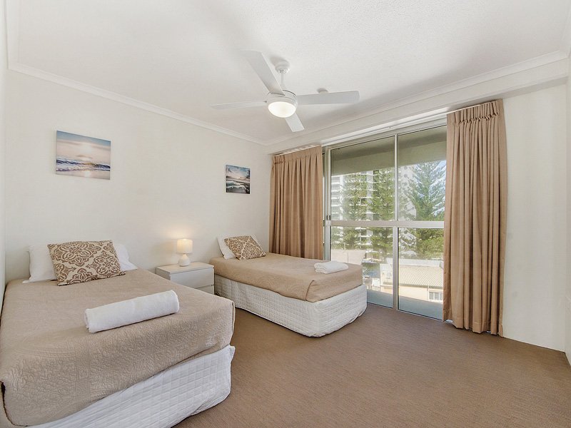 Photo - 501/10 Vista Street, Surfers Paradise QLD 4217 - Image 13