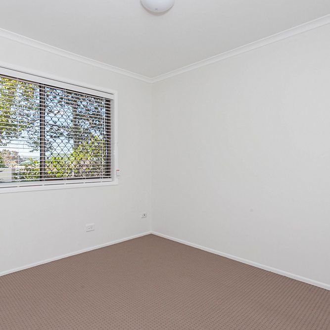 Photo - 50/111 Barbaralla Drive, Springwood QLD 4127 - Image 7