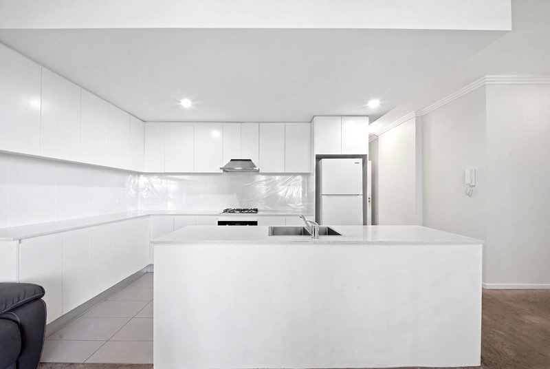 Photo - 501/123 Castlereagh Street, Liverpool NSW 2170 - Image 4