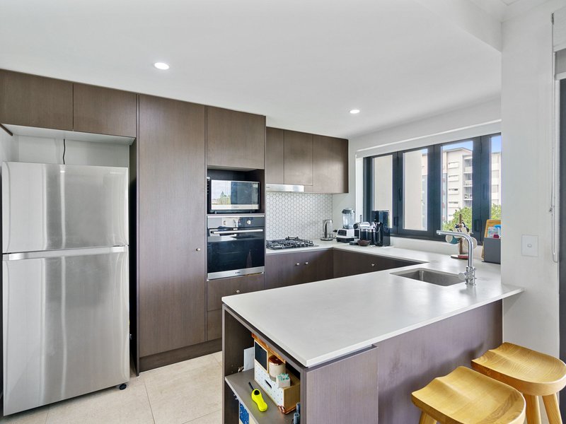 Photo - 501/16 Curwen Terrace, Chermside QLD 4032 - Image 3