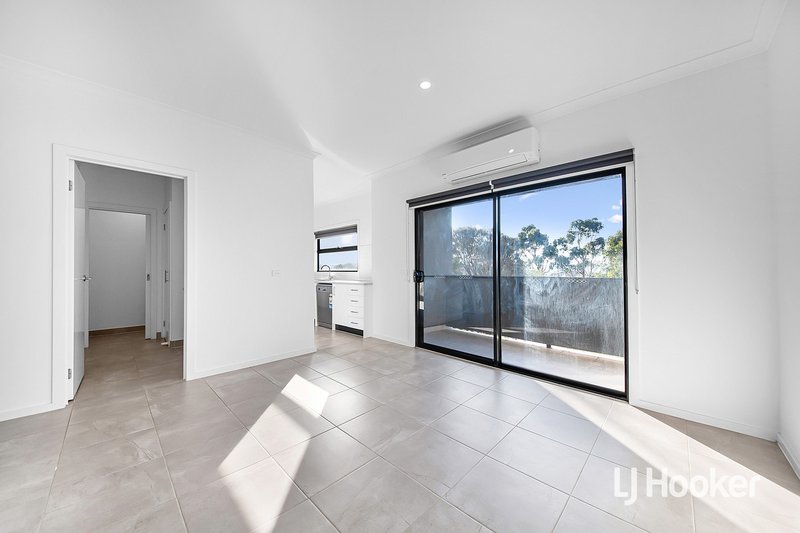 Photo - 50/14 Outlook Way, Sunbury VIC 3429 - Image 3