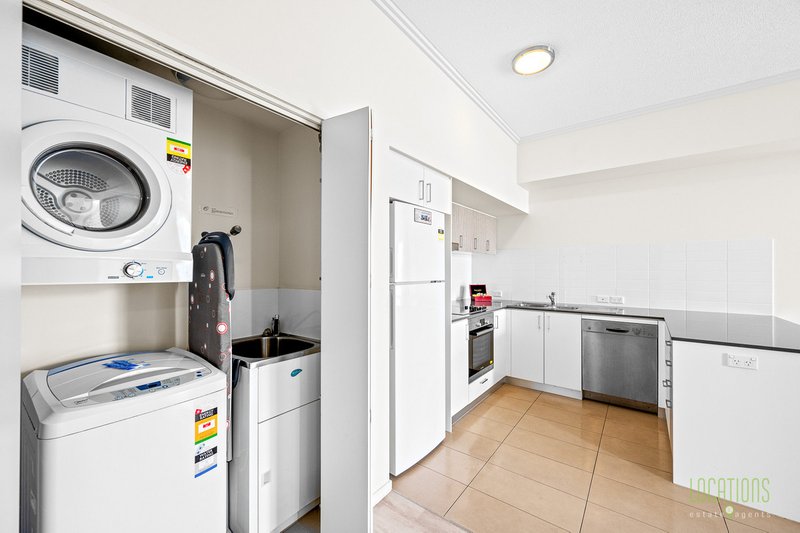 Photo - 501/52 Oaka Lane, Gladstone Central QLD 4680 - Image 4