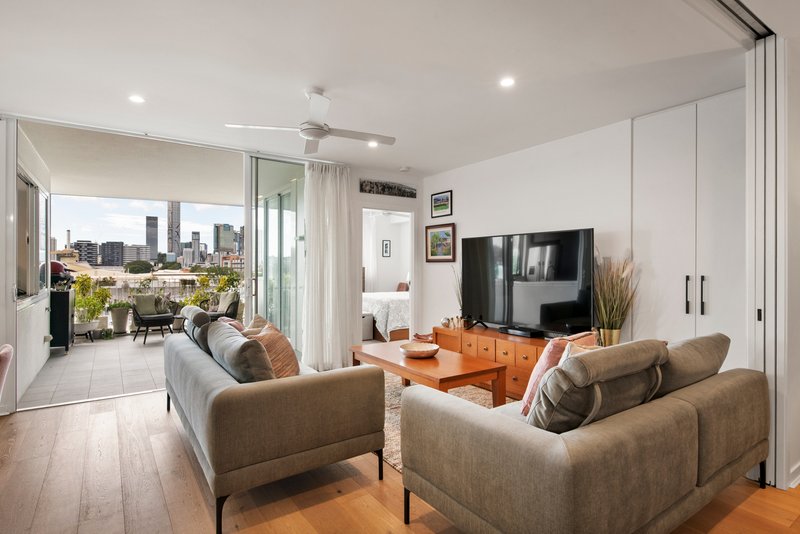 Photo - 501/8 Donkin Street, West End QLD 4101 - Image 1