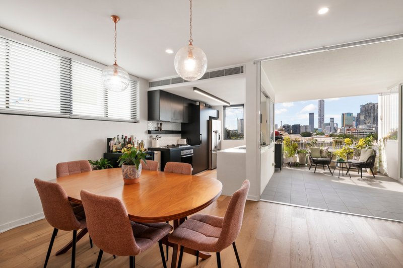Photo - 501/8 Donkin Street, West End QLD 4101 - Image 2