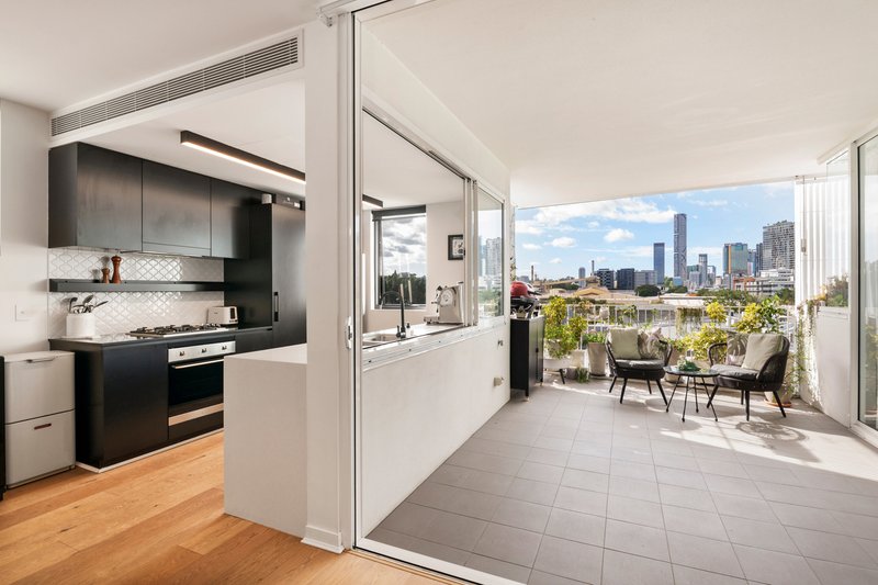 Photo - 501/8 Donkin Street, West End QLD 4101 - Image 6