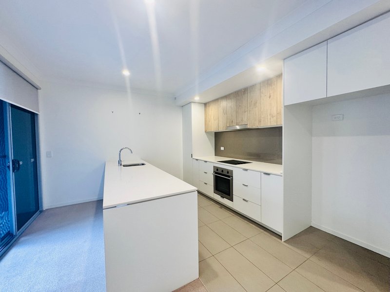Photo - 50/2 Town Centre Close, Carrara QLD 4211 - Image 7