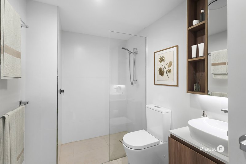 Photo - 502/100 Holdsworth Street, Coorparoo QLD 4151 - Image 8