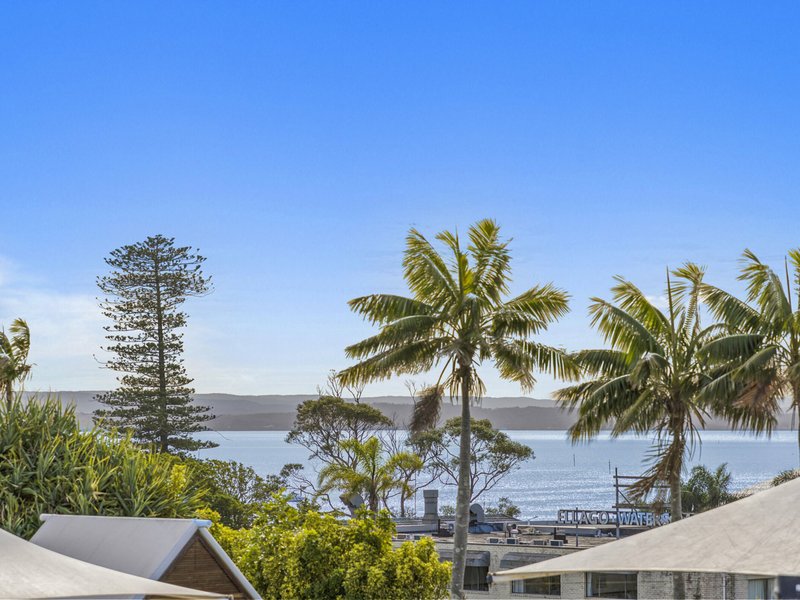 Photo - 502/18 Coral Street, The Entrance NSW 2261 - Image 2