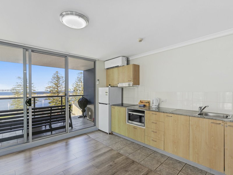Photo - 502/18 Coral Street, The Entrance NSW 2261 - Image 5