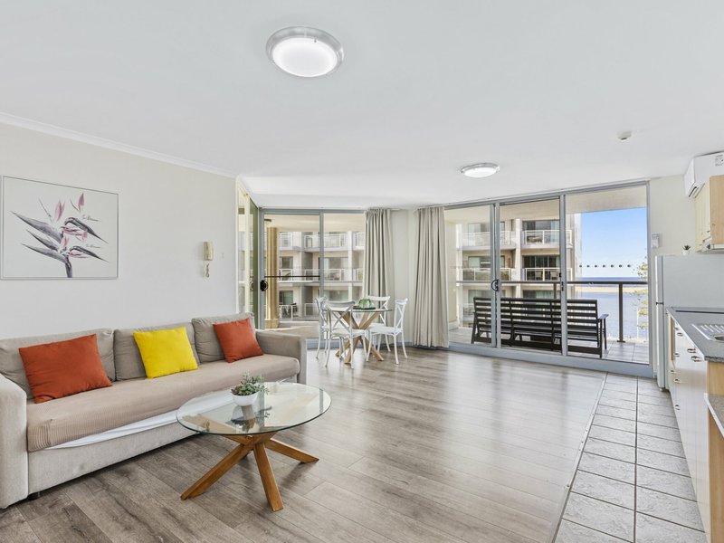 Photo - 502/18 Coral Street, The Entrance NSW 2261 - Image 7