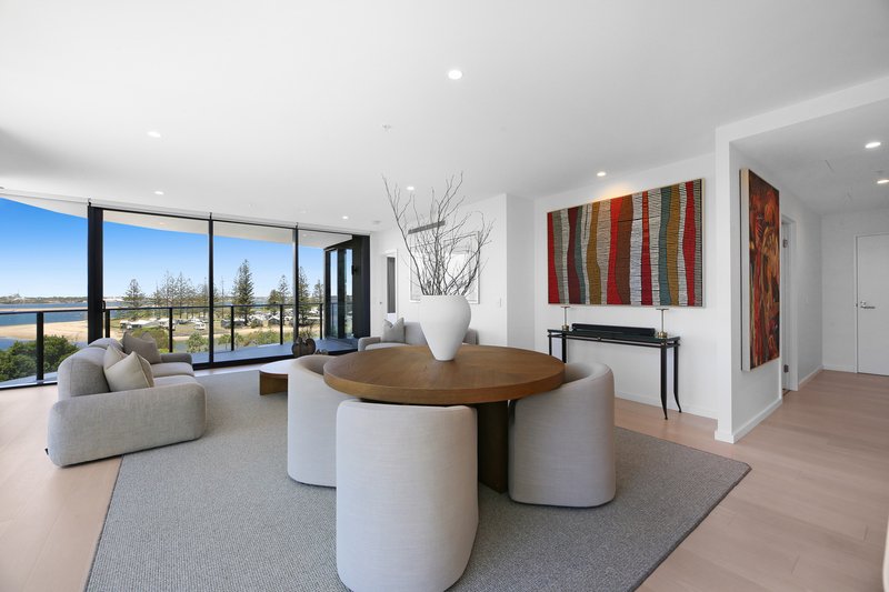 Photo - 502/180 Marine Parade, Labrador QLD 4215 - Image 2