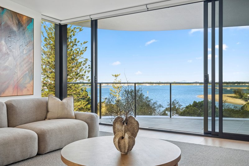 Photo - 502/180 Marine Parade, Labrador QLD 4215 - Image 10