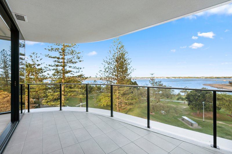 Photo - 502/180 Marine Parade, Labrador QLD 4215 - Image 11
