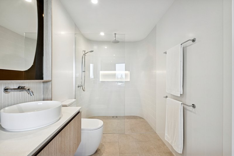 Photo - 502/180 Marine Parade, Labrador QLD 4215 - Image 22