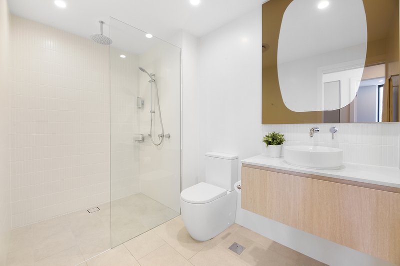 Photo - 502/180 Marine Parade, Labrador QLD 4215 - Image 23