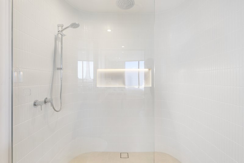 Photo - 502/180 Marine Parade, Labrador QLD 4215 - Image 24