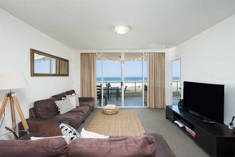 Photo - 502/2 Creek Street, Coolangatta QLD 4225 - Image 5