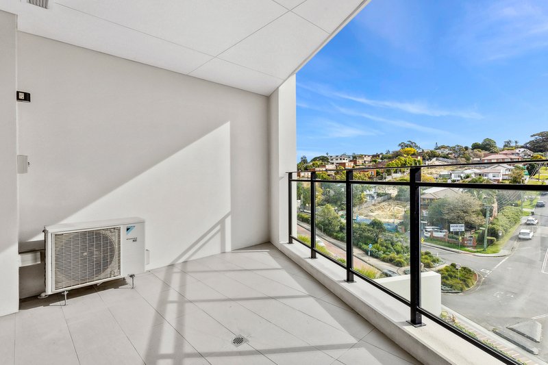 Photo - 502/2 Delmar Parade, Dee Why NSW 2099 - Image 4