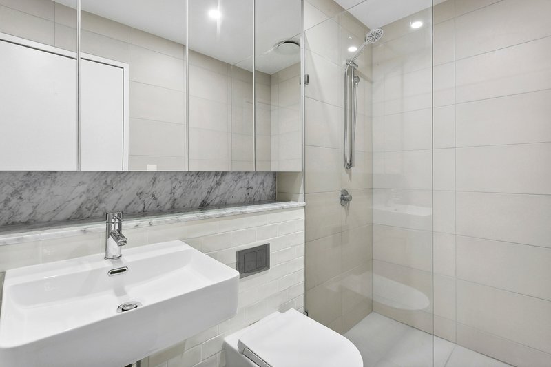 Photo - 502/2 Delmar Parade, Dee Why NSW 2099 - Image 5