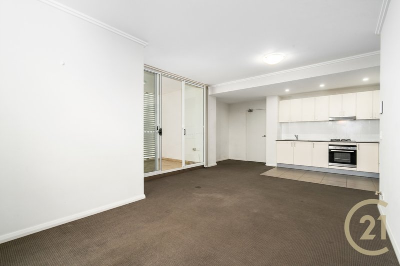 Photo - 502/3 George Street, Warwick Farm NSW 2170 - Image 4