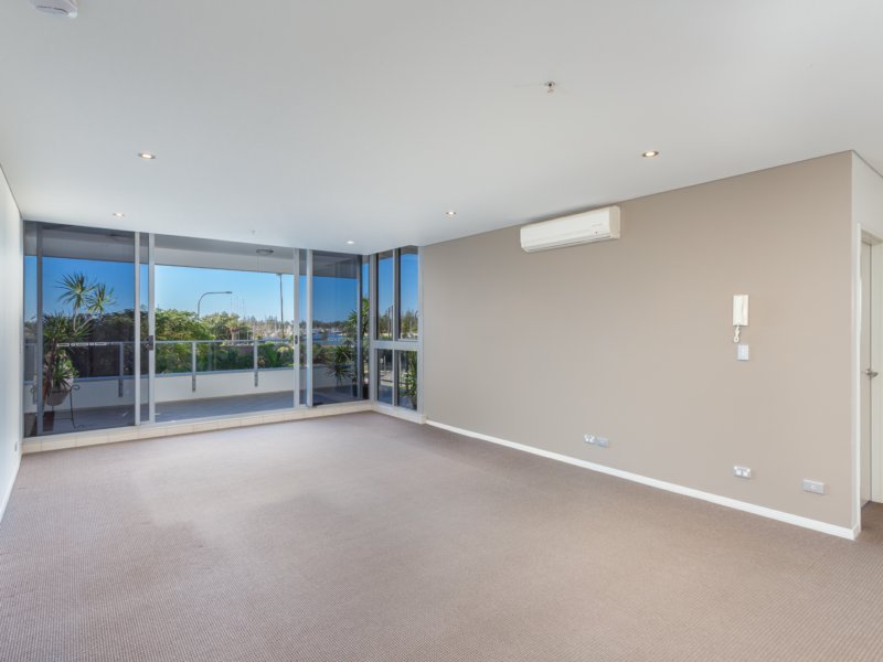 Photo - 502/4 Como Street, Southport QLD 4215 - Image 11