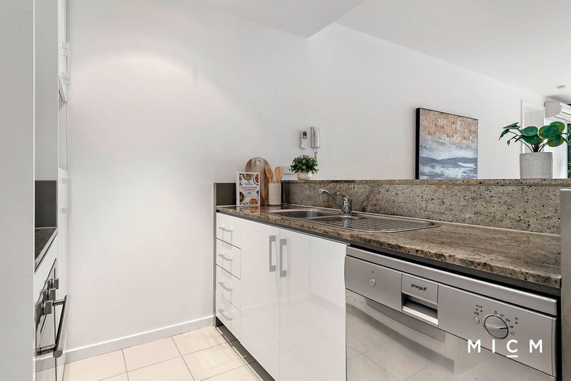 Photo - 502/57 Bay Street, Port Melbourne VIC 3207 - Image 4
