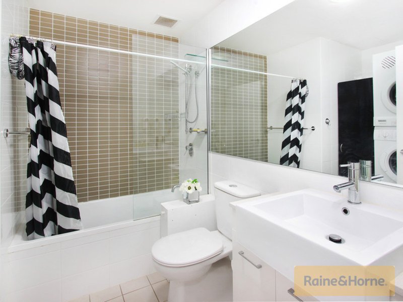 Photo - 502/72 Civic Way, Rouse Hill NSW 2155 - Image 4