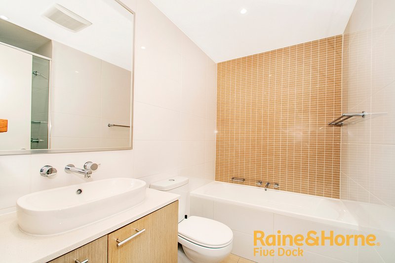 Photo - 502/88 Rider Boulevard, Rhodes NSW 2138 - Image 5