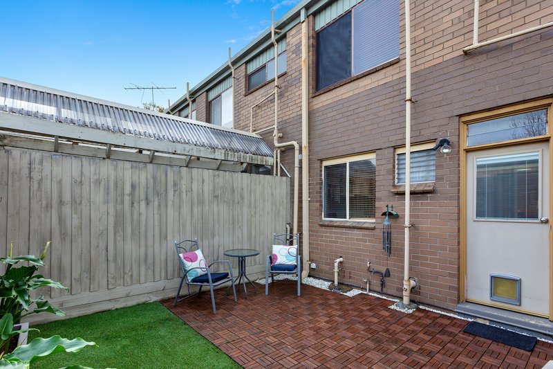 Photo - 50/310 Warrigal Road, Cheltenham VIC 3192 - Image 10