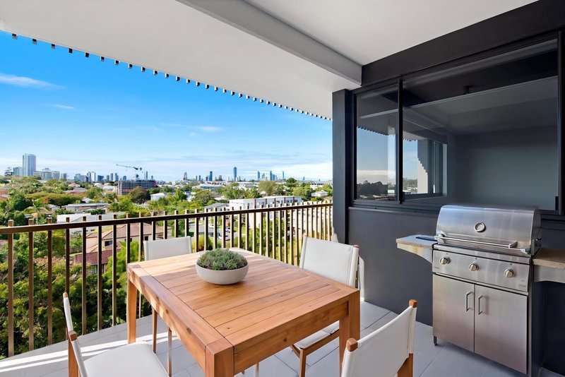 Photo - 503/135 Eugaree Street, Southport QLD 4215 - Image 3