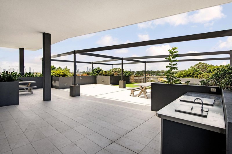 Photo - 503/135 Eugaree Street, Southport QLD 4215 - Image 14