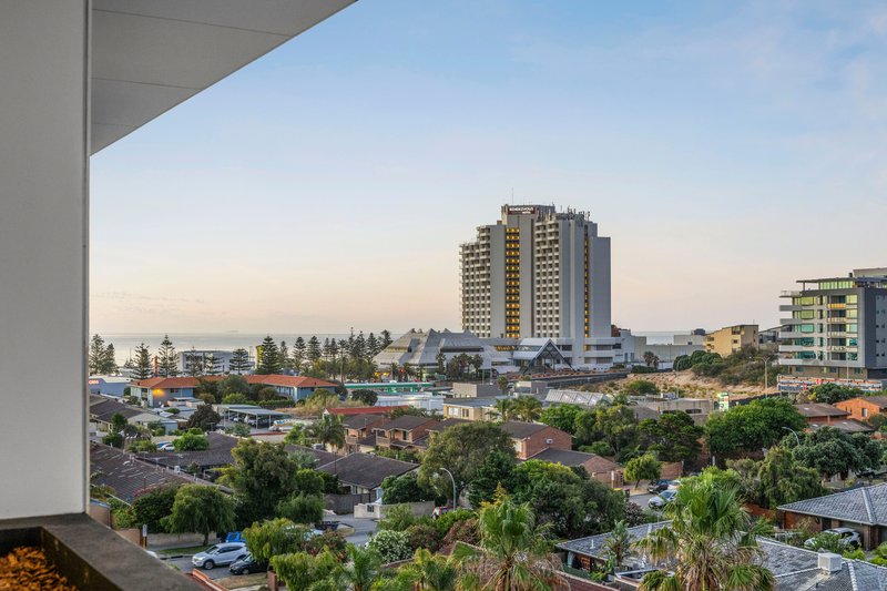 Photo - 503/20 Hastings Street, Scarborough WA 6019 - Image 18