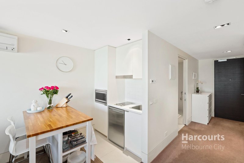 Photo - 503/279 Wellington Parade, East Melbourne VIC 3002 - Image 2