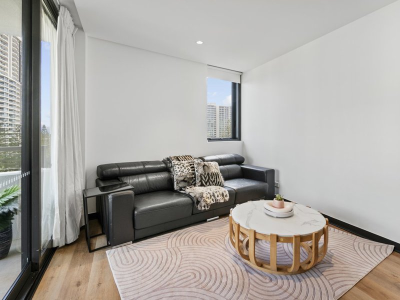 Photo - 503/3 Northcliffe Terrace, Surfers Paradise QLD 4217 - Image 9