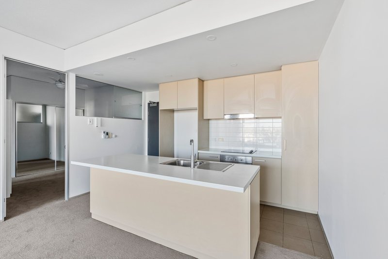 Photo - 503/77 Jurgens Street, Woolloongabba QLD 4102 - Image 3