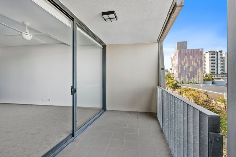 Photo - 503/77 Jurgens Street, Woolloongabba QLD 4102 - Image 7