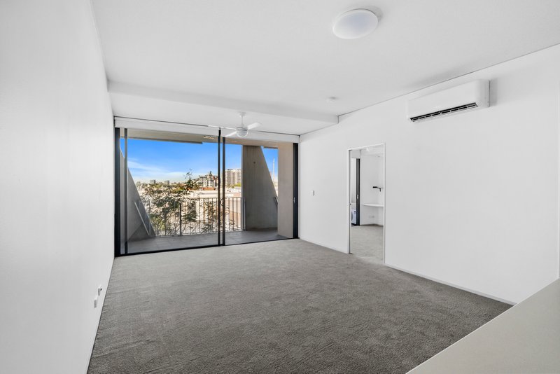Photo - 503/77 Jurgens Street, Woolloongabba QLD 4102 - Image 10