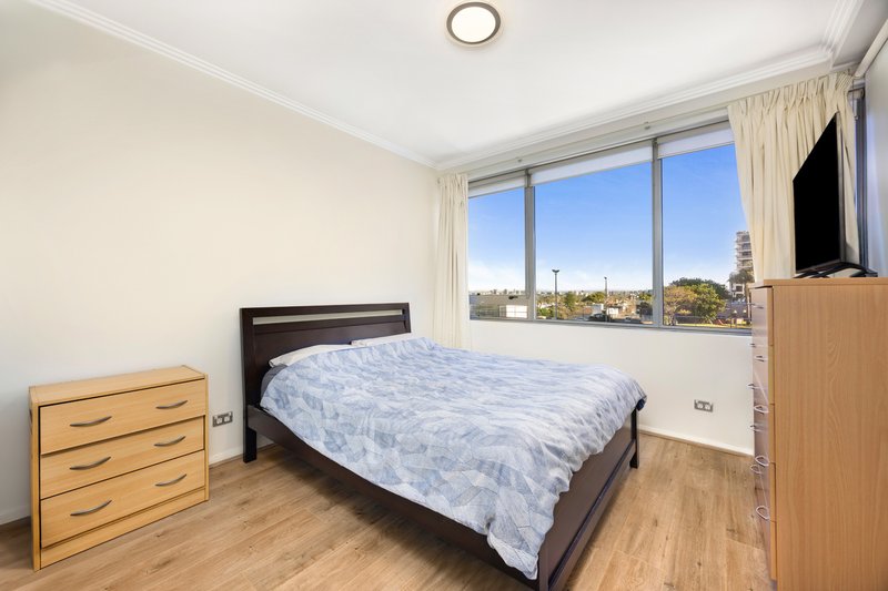 Photo - 503/80 Ebley Street, Bondi Junction NSW 2022 - Image 4