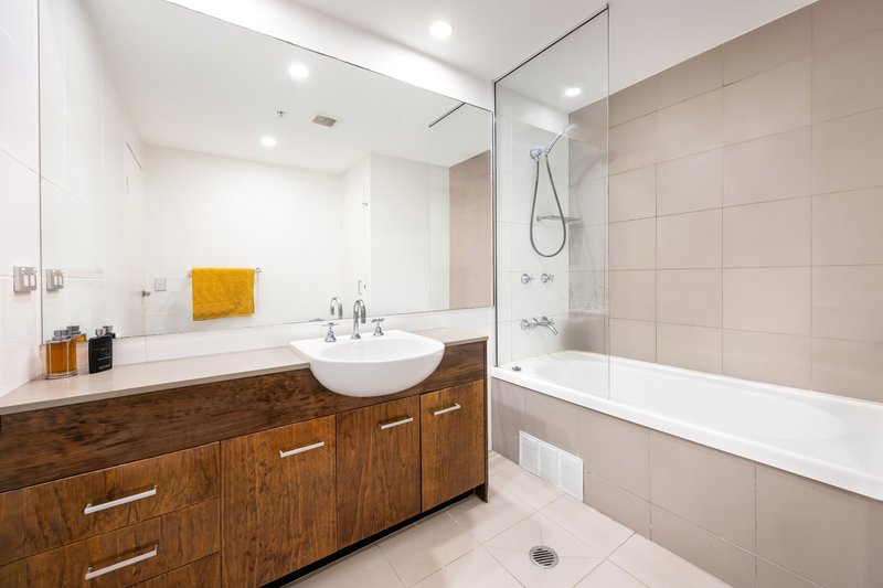 Photo - 503/80 Ebley Street, Bondi Junction NSW 2022 - Image 5