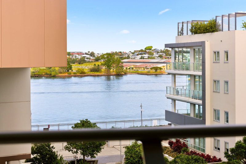 Photo - 50403/37B Harbour Road, Hamilton QLD 4007 - Image 1