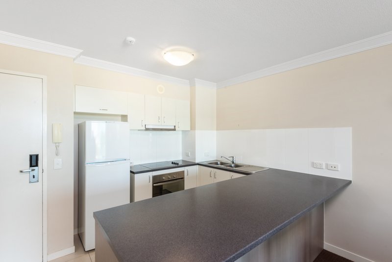 Photo - 504/14-16 Carol Avenue, Springwood QLD 4127 - Image 4