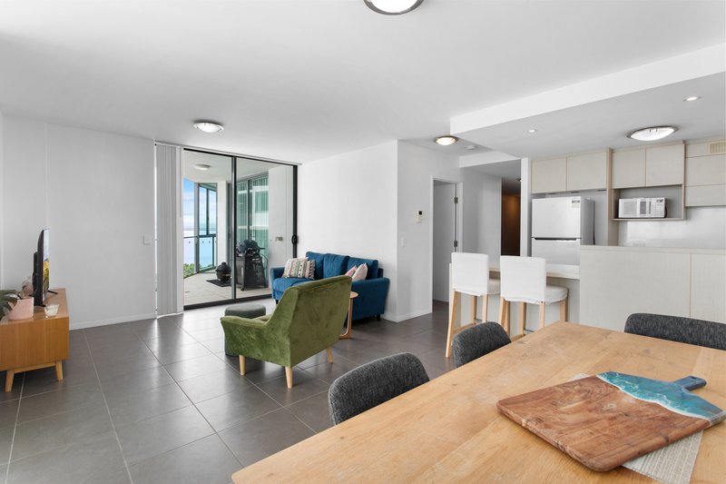 Photo - 504/14 Oxley Avenue, Woody Point QLD 4019 - Image 9