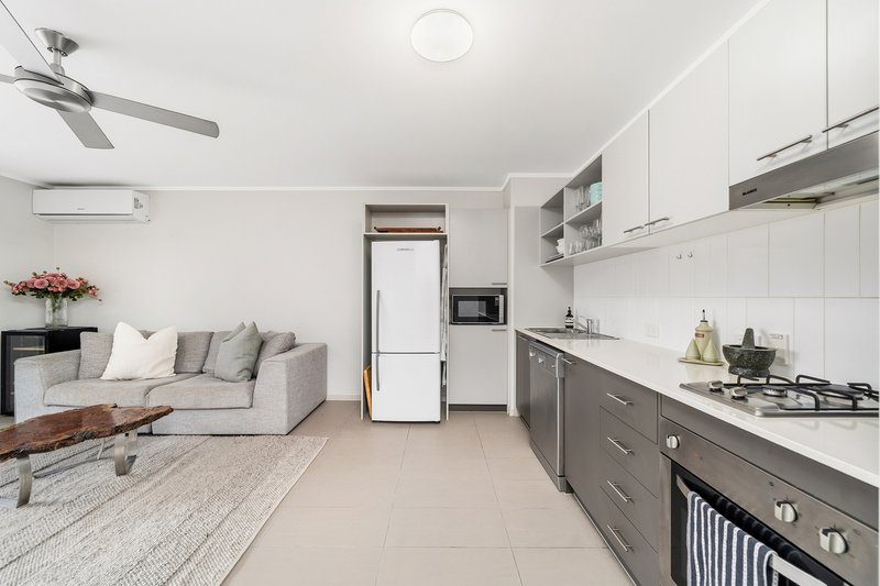 Photo - 504/19 Masters Street, Newstead QLD 4006 - Image 5