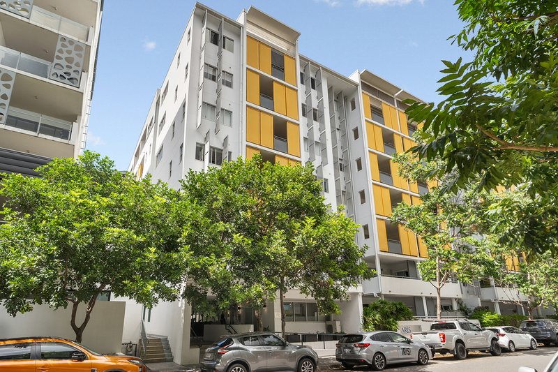 Photo - 504/19 Masters Street, Newstead QLD 4006 - Image 15