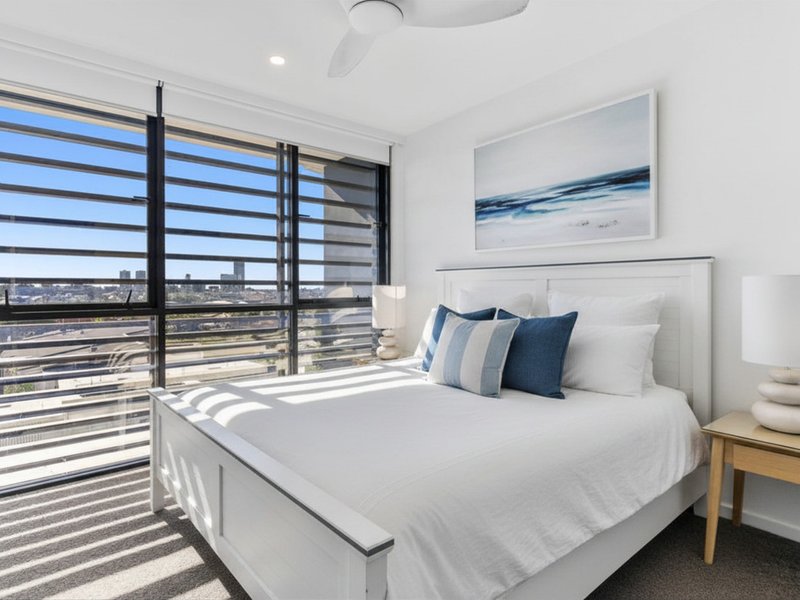 Photo - 504/28 Dalpura Street, Surfers Paradise QLD 4217 - Image 8