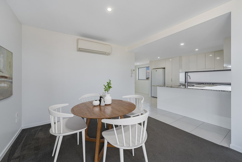 Photo - 504/4 Anderson Street, Scarborough QLD 4020 - Image 4