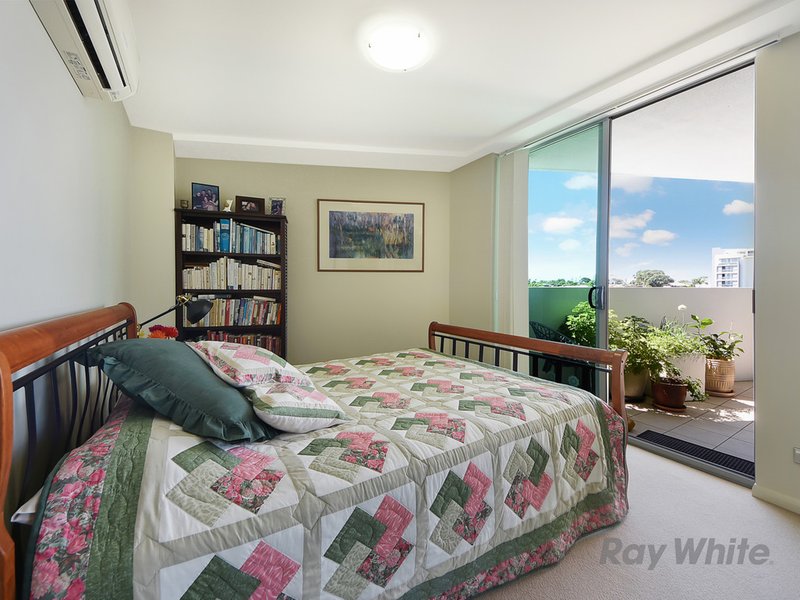 Photo - 504/6-12 Oxley Avenue, Woody Point QLD 4019 - Image 12