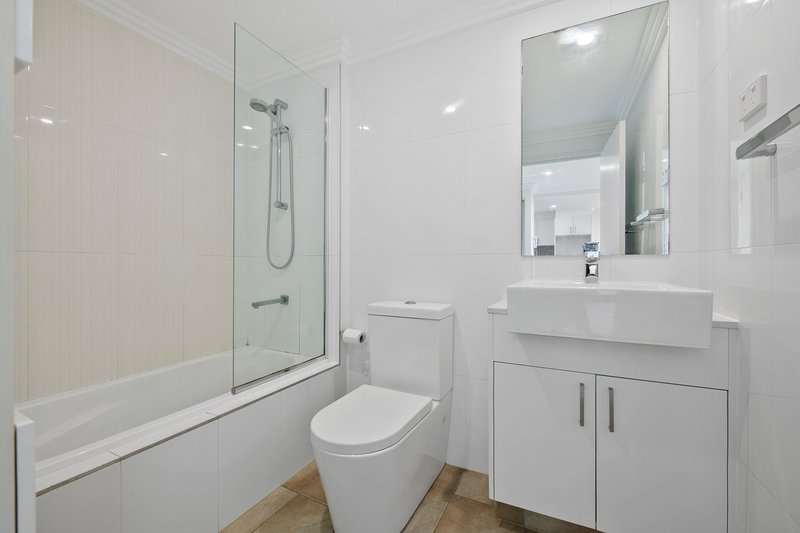 Photo - 504/822 Pittwater Road, Dee Why NSW 2099 - Image 4