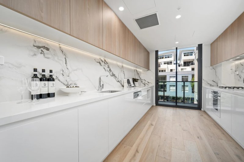 Photo - 504A/8 Oaks Avenue, Dee Why NSW 2099 - Image 3